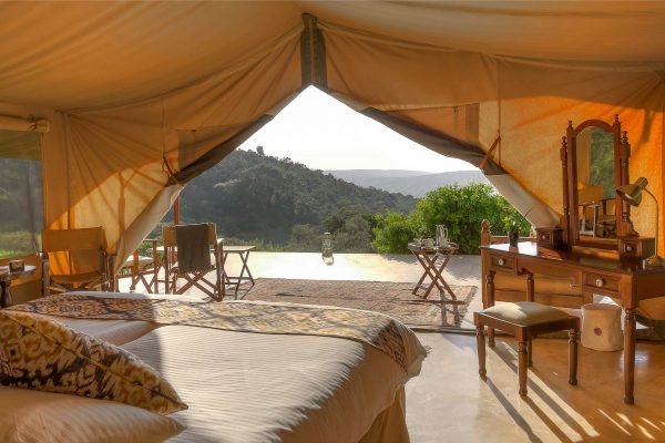 entumoto-safari-camp-facing-forest